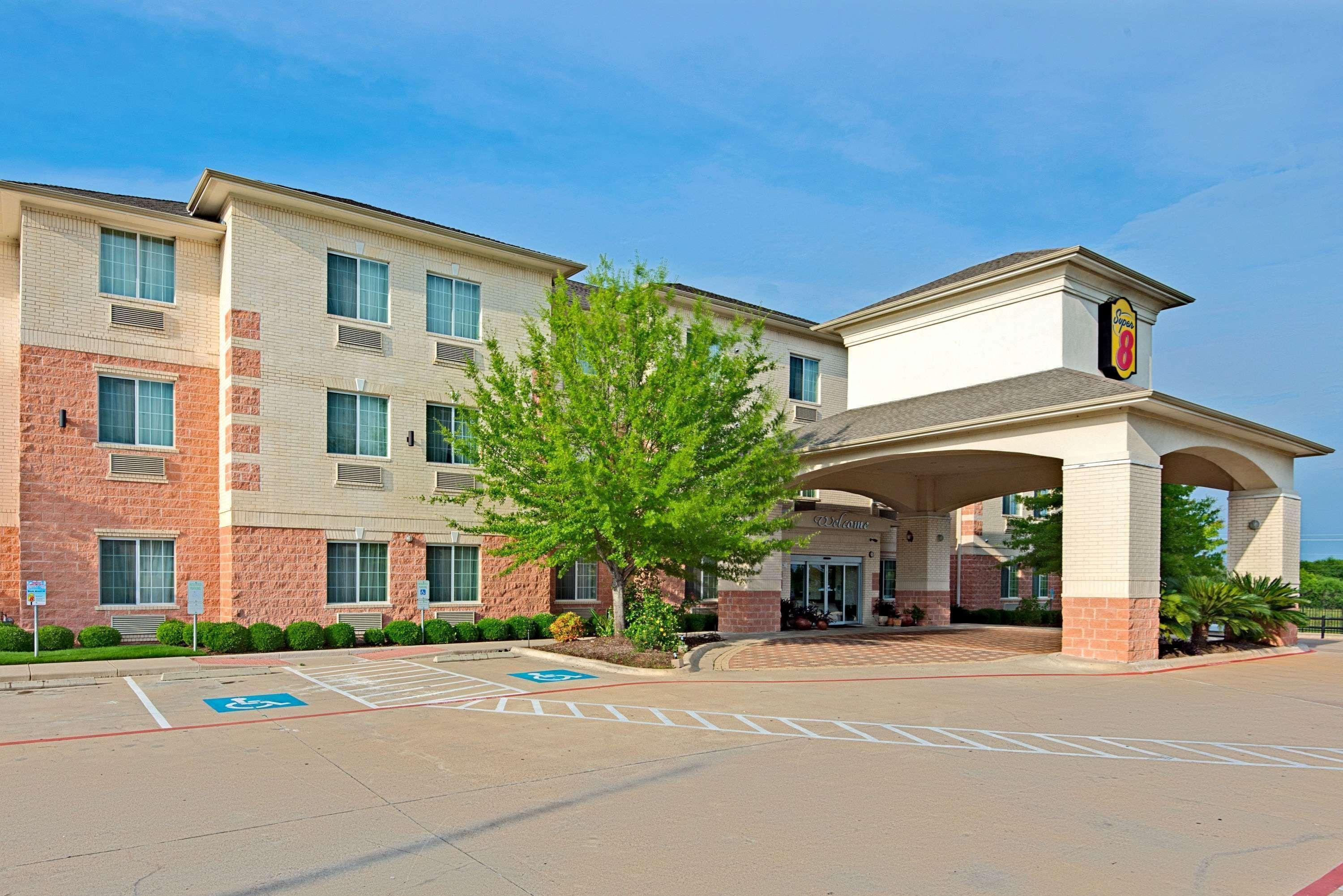 Super 8 By Wyndham Austin/Airport North Hotel Bagian luar foto